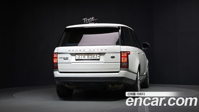 Land Rover Range Rover (IV) 5.0 SC Vogue SE 2014 — фото 4