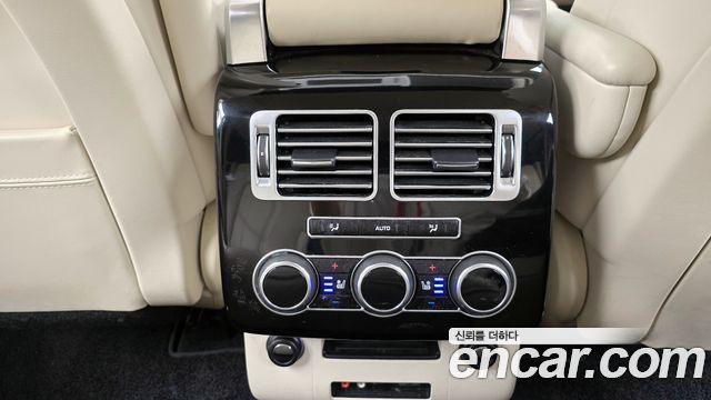 Land Rover Range Rover (IV) 5.0 SC Vogue SE 2014 — фото 19