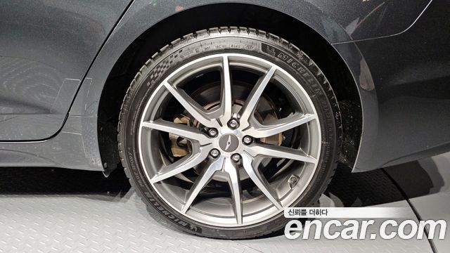 Genesis G70 3.3T Sport Advanced 2018 — фото 21