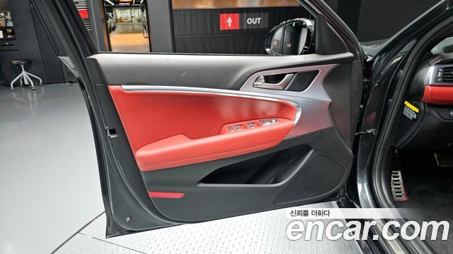 Genesis G70 3.3T Sport Advanced 2018 — фото 24