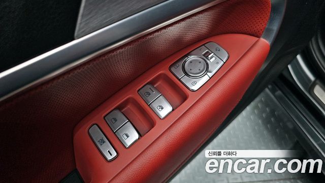 Genesis G70 3.3T Sport Advanced 2018 — фото 28