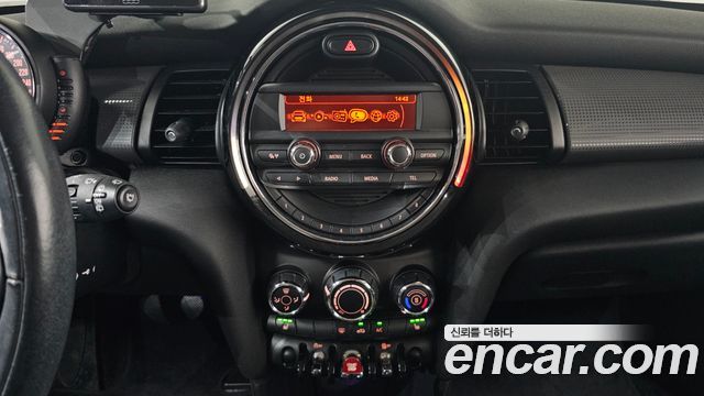 MINI Cooper Standard Third Generation 2016 — фото 14