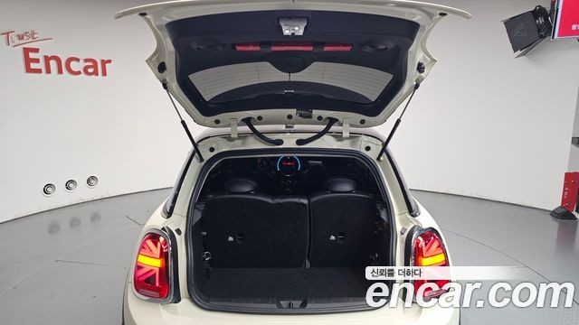 MINI Cooper Standard Third Generation 2016 — фото 19