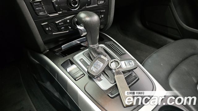Audi A4 2.0 TFSI B8 2011 — фото 9