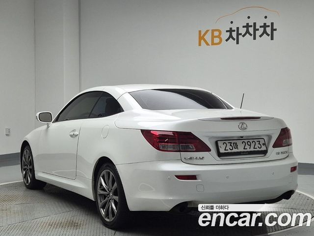 Lexus IS250 2.5 Convertible XE20 2013 — фото 2