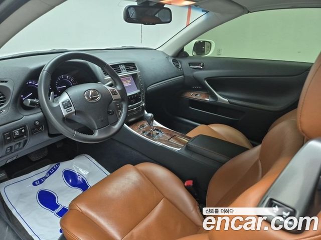 Lexus IS250 2.5 Convertible XE20 2013 — фото 7