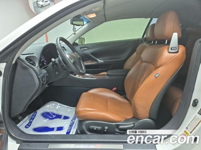 Lexus IS250 2.5 Convertible XE20 2013 — фото 15