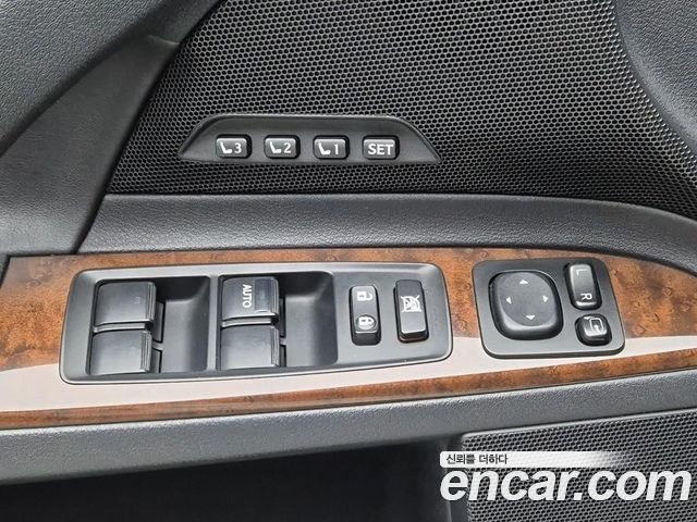 Lexus IS250 2.5 Convertible XE20 2013 — фото 21