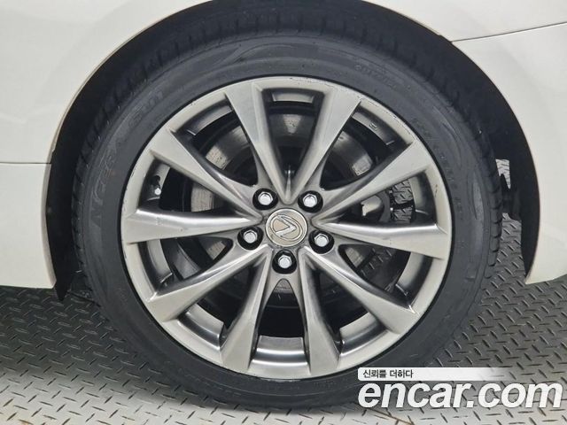 Lexus IS250 2.5 Convertible XE20 2013 — фото 24
