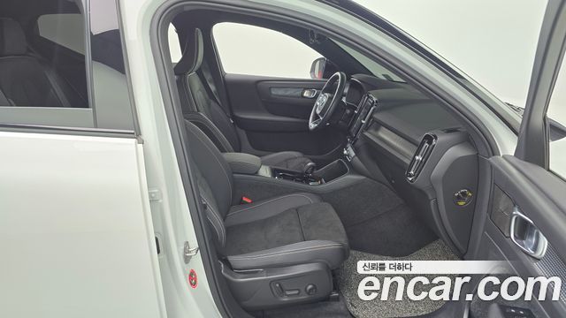 Volvo XC40 Recharge Twin Ultimate 2022 — фото 15