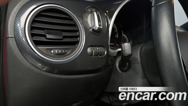 Volkswagen Beetle 2.0 TDI 3rd 2013 — фото 17
