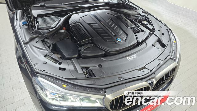 BMW 7 Series (G11) M760Li xDrive 2017 — фото 6