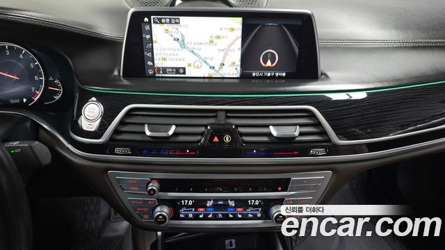 BMW 7 Series (G11) M760Li xDrive 2017 — фото 14