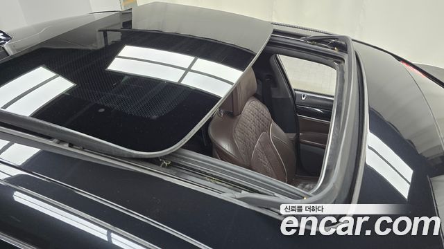 BMW 7 Series (G11) M760Li xDrive 2017 — фото 16