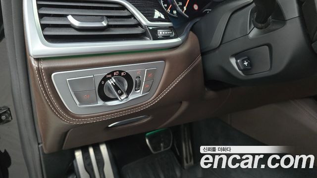 BMW 7 Series (G11) M760Li xDrive 2017 — фото 17