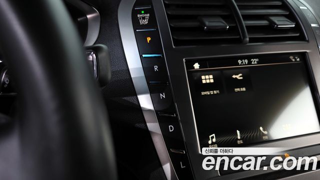 Lincoln MKZ Hybrid 2nd 2018 — фото 9