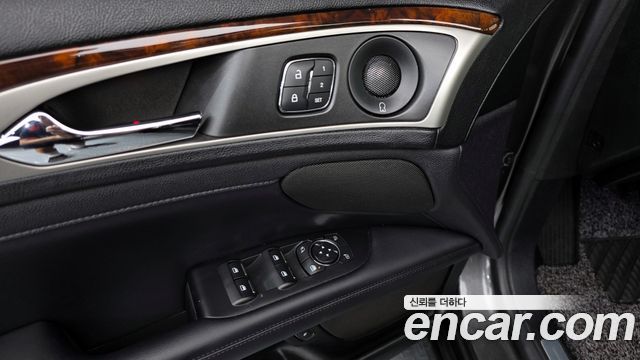 Lincoln MKZ Hybrid 2nd 2018 — фото 15