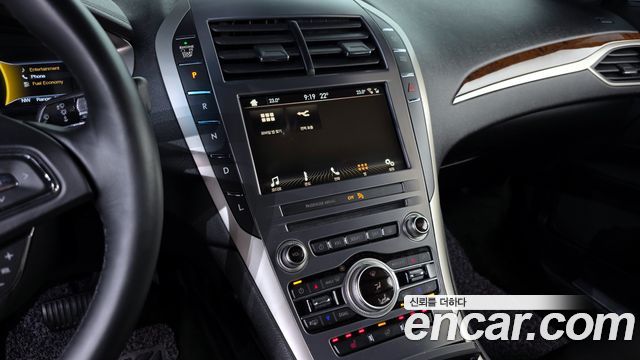 Lincoln MKZ Hybrid 2nd 2018 — фото 18
