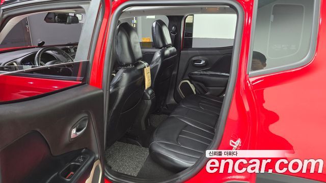 Jeep Renegade 2.4 Longitude 2017 — фото 11