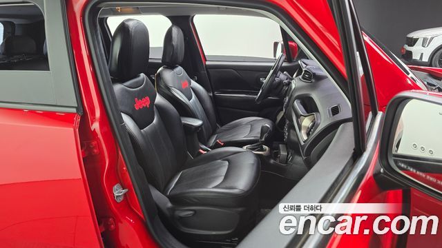 Jeep Renegade 2.4 Longitude 2017 — фото 12