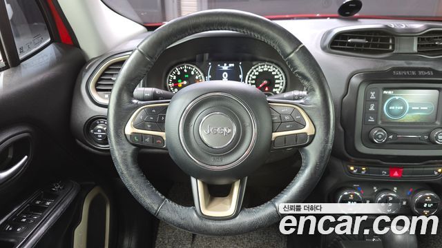 Jeep Renegade 2.4 Longitude 2017 — фото 13
