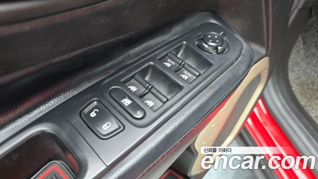 Jeep Renegade 2.4 Longitude 2017 — фото 14