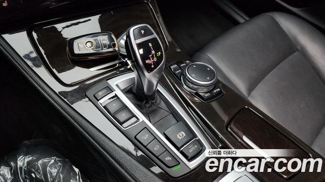 BMW 5 Series (F10) 528i xDrive 2015 — фото 9