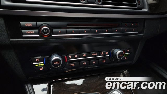 BMW 5 Series (F10) 528i xDrive 2015 — фото 16