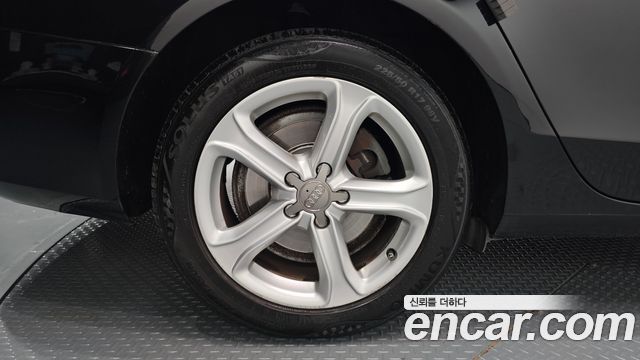 Audi A4 35 TDI Quattro B8 2015 — фото 5