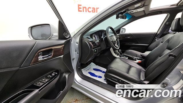 Honda Accord 2.4 9th 2017 — фото 10