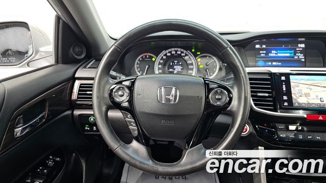 Honda Accord 2.4 9th 2017 — фото 15
