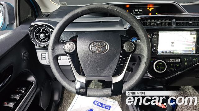 Toyota Prius C 1.5 2019 — фото 15