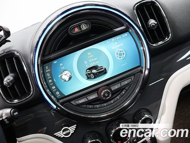 MINI Cooper SD Countryman ALL4 2nd 2019 — фото 8