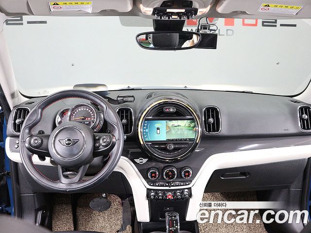 MINI Cooper SD Countryman ALL4 2nd 2019 — фото 18