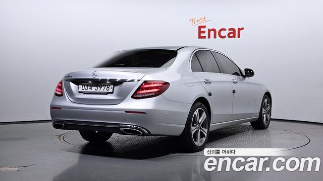 Mercedes-Benz E-Class (W213) E220d Avantgarde 2019 — фото 2
