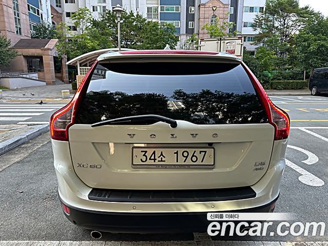 Volvo XC60 D5 AWD 1st 2012 — фото 4