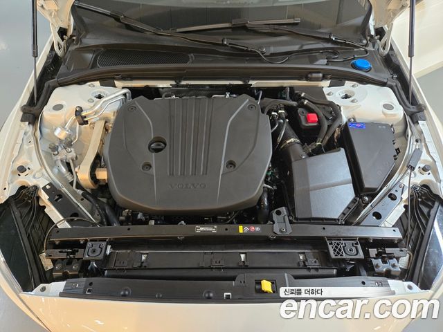 Volvo V60 Cross Country (II) B5 Ultra AWD 2025 — фото 6