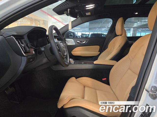 Volvo V60 Cross Country (II) B5 Ultra AWD 2025 — фото 10