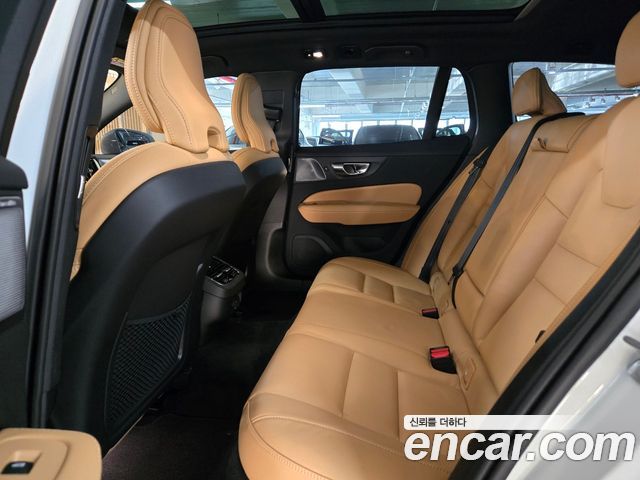 Volvo V60 Cross Country (II) B5 Ultra AWD 2025 — фото 15