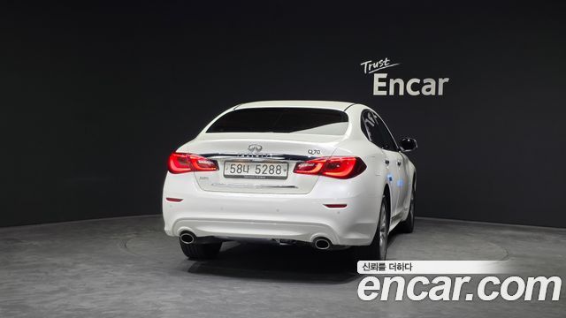 Infiniti Q70 3.7 AWD 2018 — фото 4