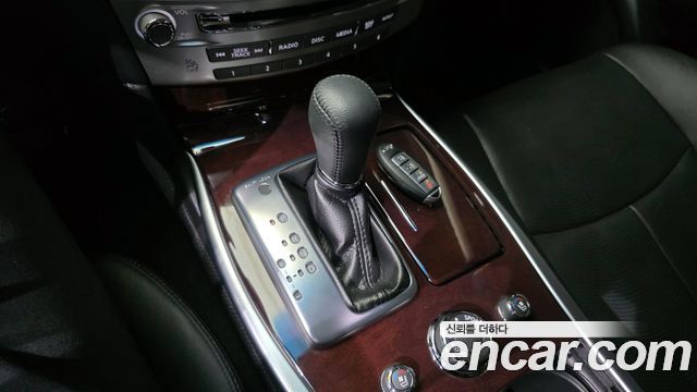 Infiniti Q70 3.7 AWD 2018 — фото 9