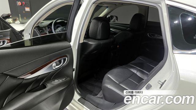 Infiniti Q70 3.7 AWD 2018 — фото 11