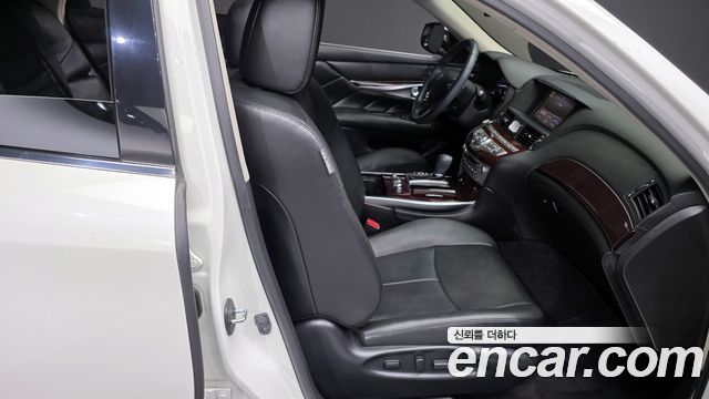 Infiniti Q70 3.7 AWD 2018 — фото 12