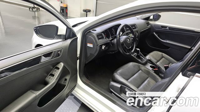 Volkswagen Jetta 2.0 TDI BlueMotion Premium 6th 2015 — фото 10