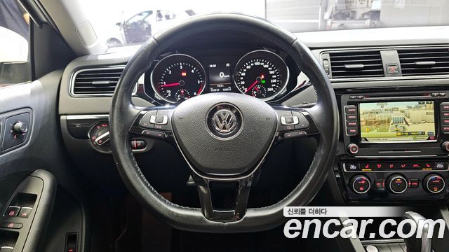 Volkswagen Jetta 2.0 TDI BlueMotion Premium 6th 2015 — фото 13