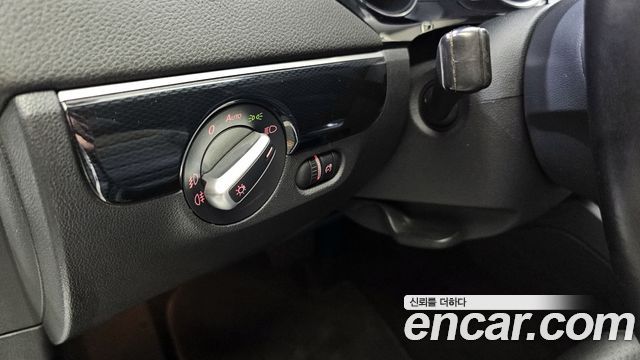 Volkswagen Jetta 2.0 TDI BlueMotion Premium 6th 2015 — фото 15
