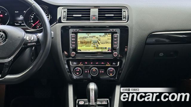 Volkswagen Jetta 2.0 TDI BlueMotion Premium 6th 2015 — фото 19