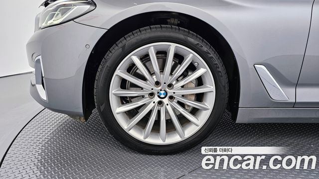 BMW 5 Series (G30) 530i xDrive Luxury 2023 — фото 5