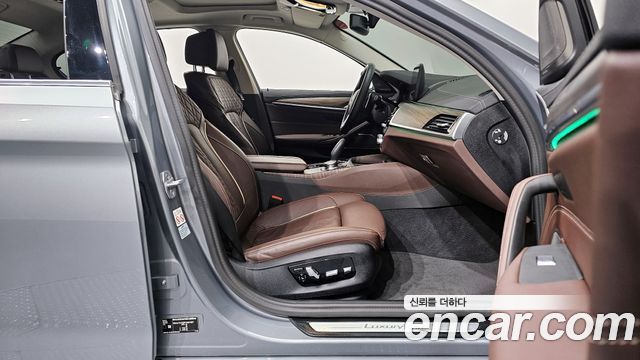 BMW 5 Series (G30) 530i xDrive Luxury 2023 — фото 10