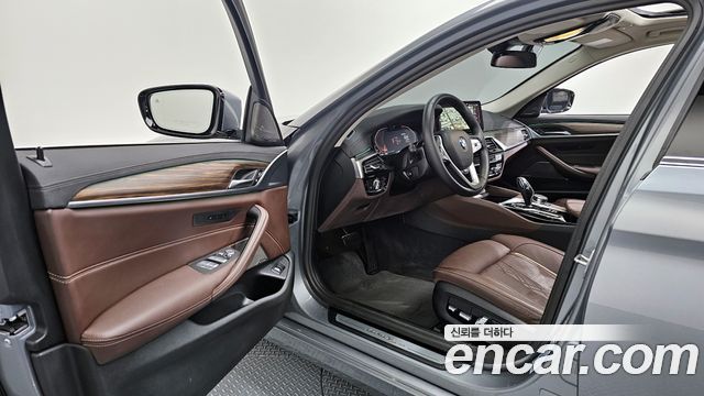 BMW 5 Series (G30) 530i xDrive Luxury 2023 — фото 11